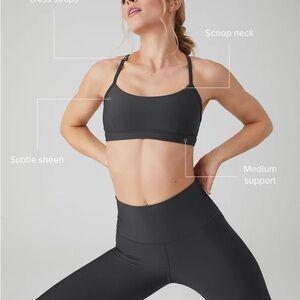 ALO Yoga Airlift Intrigue Sports Bra Anthracite XS